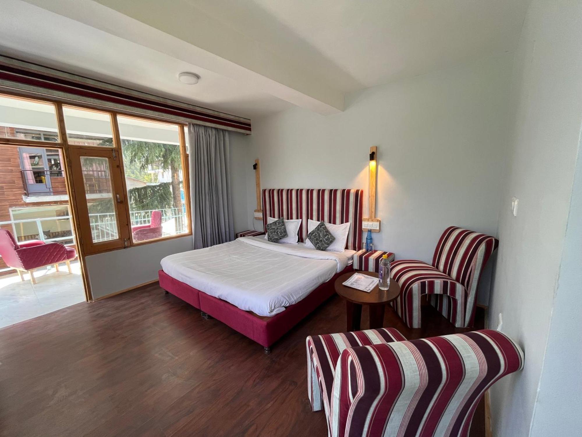 Hotel English Rose, #Personal Parking, #Petfriendly, #Garden, #Bonfire Under The Stars Manali  Bagian luar foto