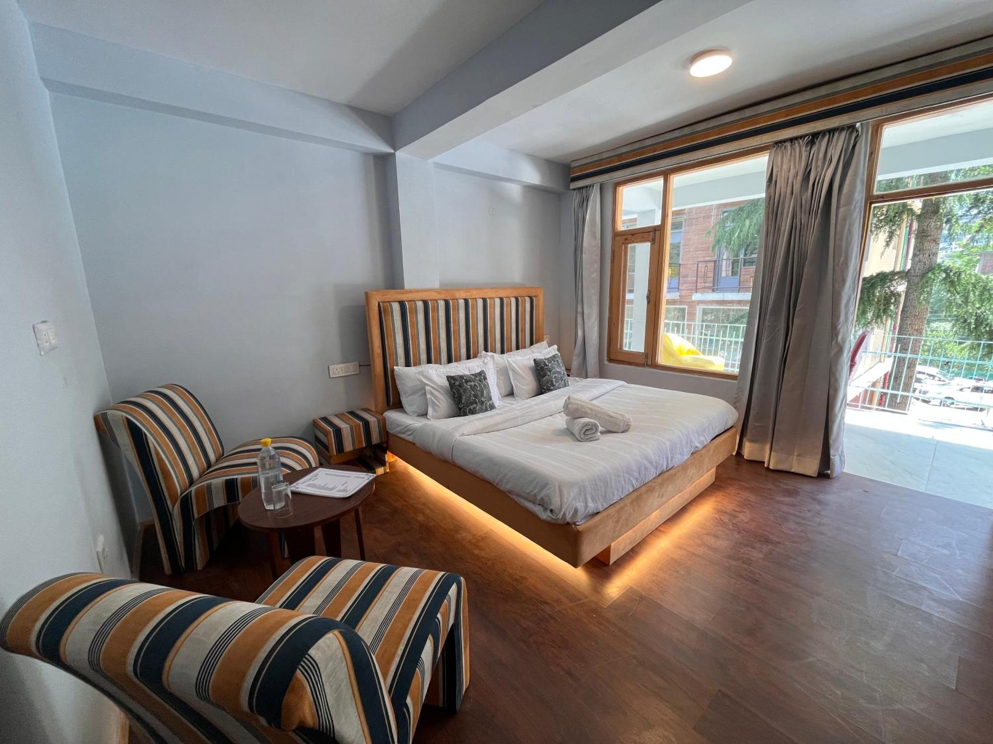 Hotel English Rose, #Personal Parking, #Petfriendly, #Garden, #Bonfire Under The Stars Manali  Bagian luar foto