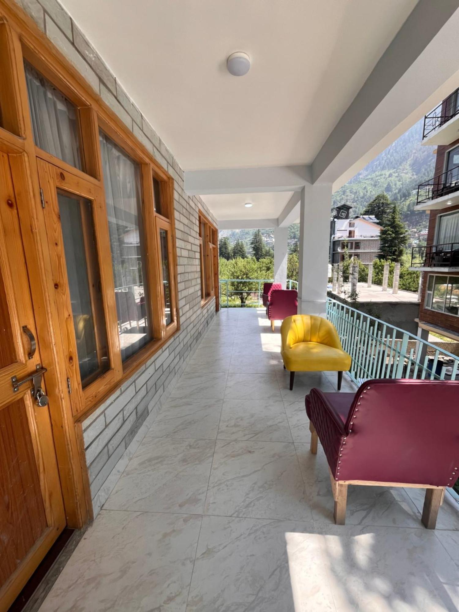 Hotel English Rose, #Personal Parking, #Petfriendly, #Garden, #Bonfire Under The Stars Manali  Bagian luar foto