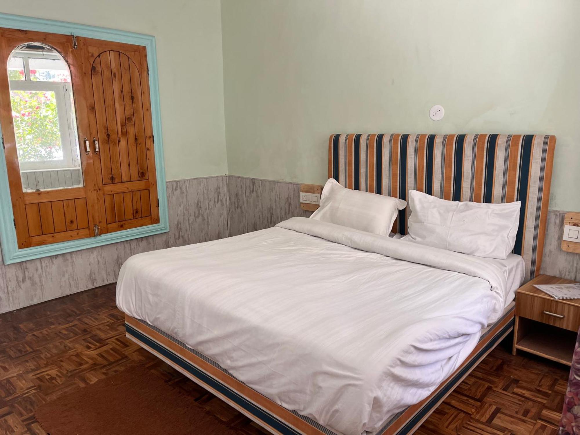 Hotel English Rose, #Personal Parking, #Petfriendly, #Garden, #Bonfire Under The Stars Manali  Bagian luar foto