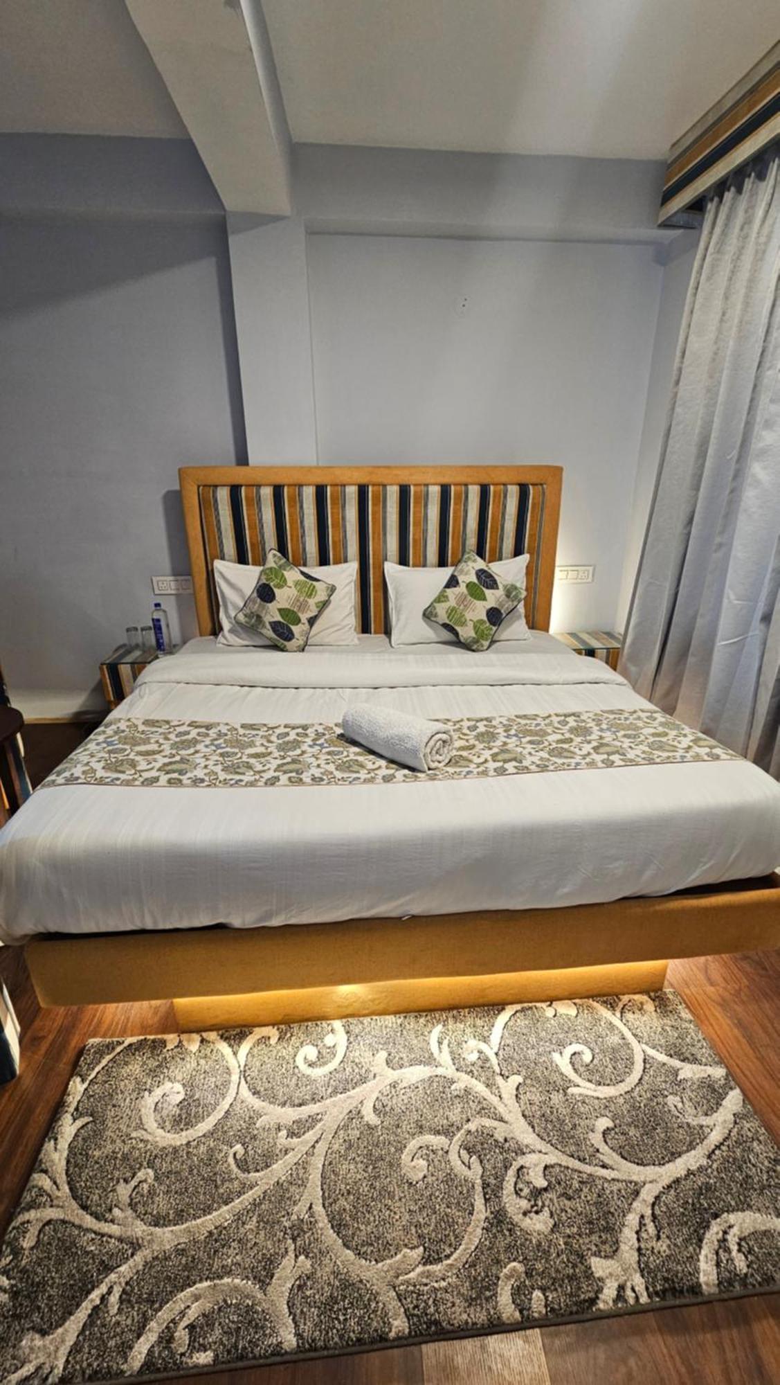 Hotel English Rose, #Personal Parking, #Petfriendly, #Garden, #Bonfire Under The Stars Manali  Bagian luar foto