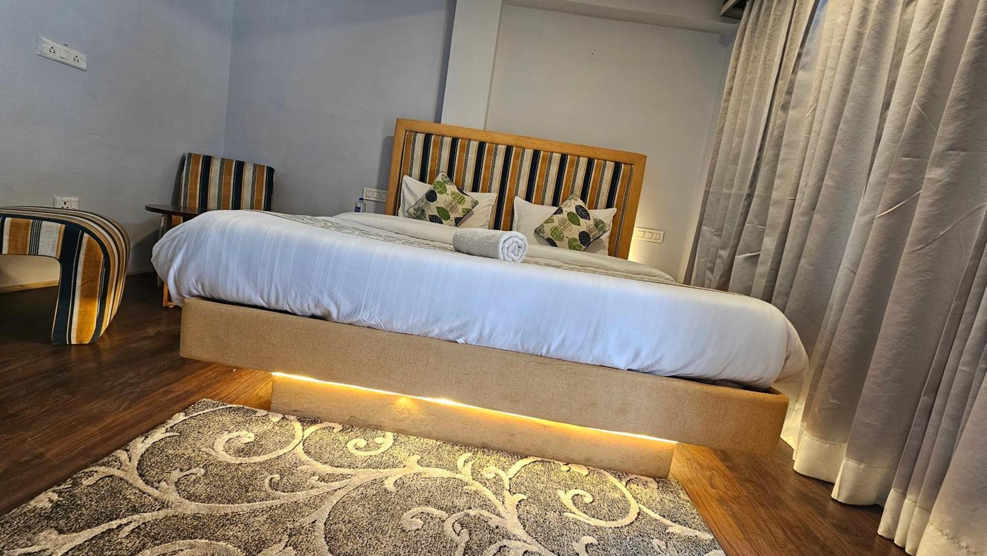 Hotel English Rose, #Personal Parking, #Petfriendly, #Garden, #Bonfire Under The Stars Manali  Bagian luar foto