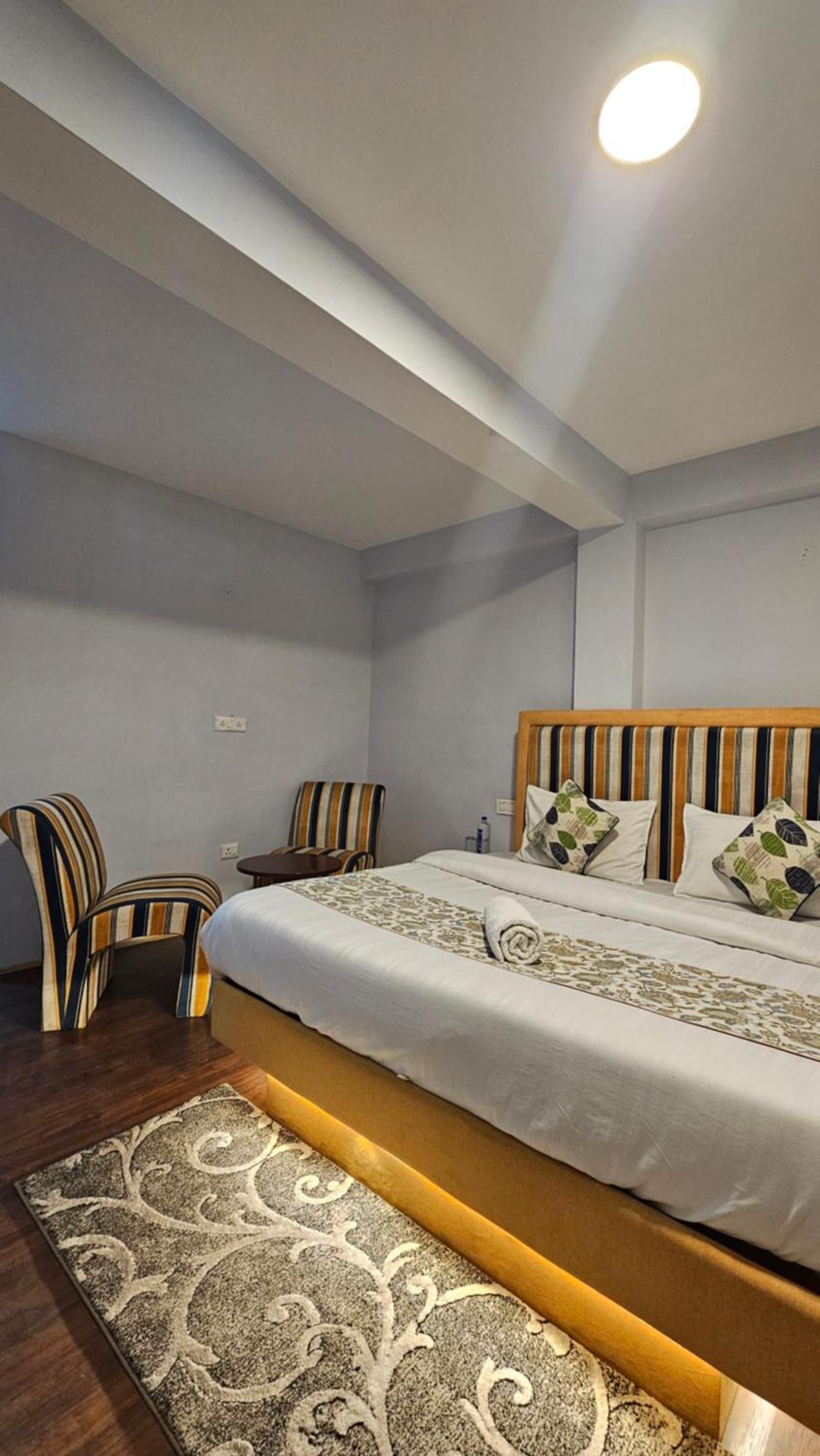 Hotel English Rose, #Personal Parking, #Petfriendly, #Garden, #Bonfire Under The Stars Manali  Bagian luar foto