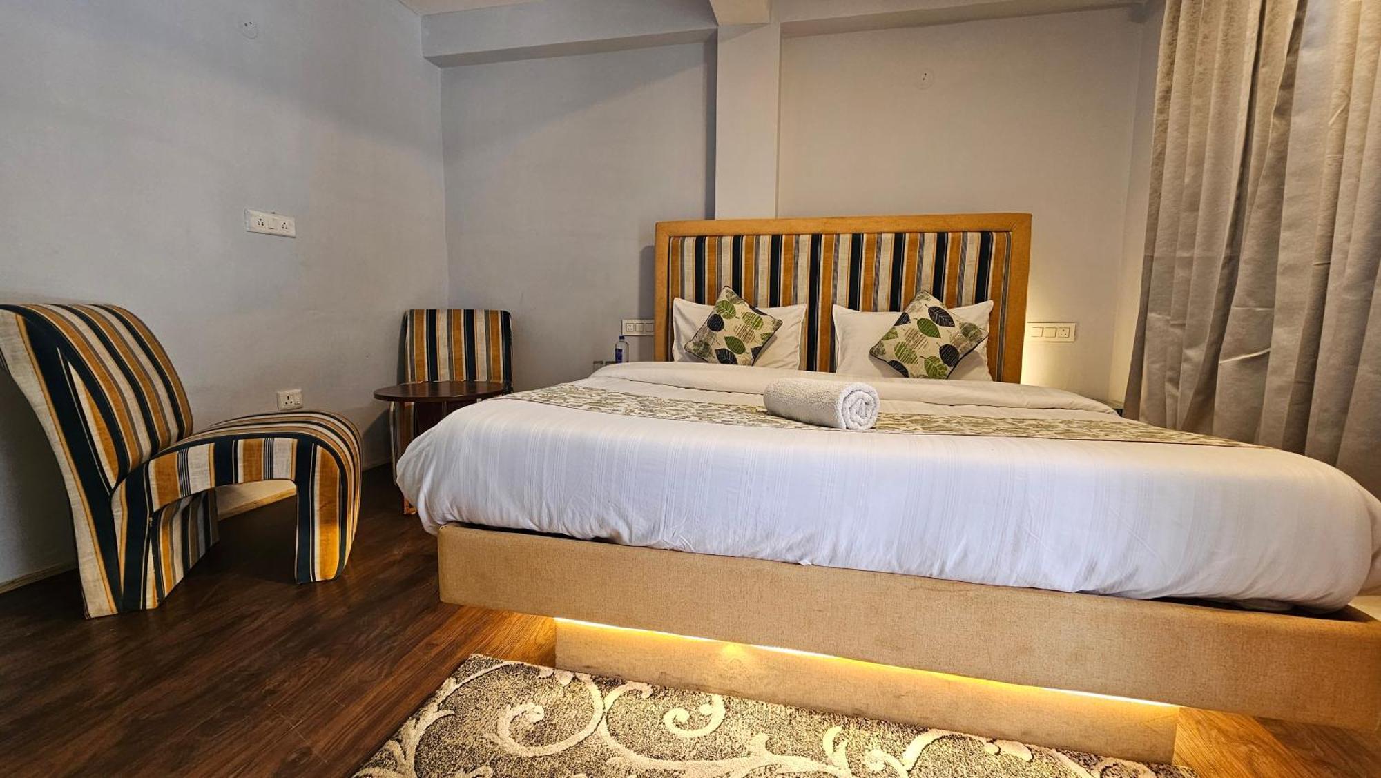 Hotel English Rose, #Personal Parking, #Petfriendly, #Garden, #Bonfire Under The Stars Manali  Bagian luar foto